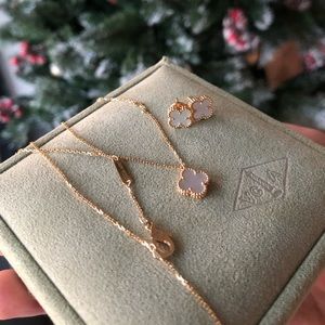 18k Gold flower Necklace and earring set